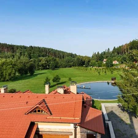 Beautiful With Activities Villa Varvazov